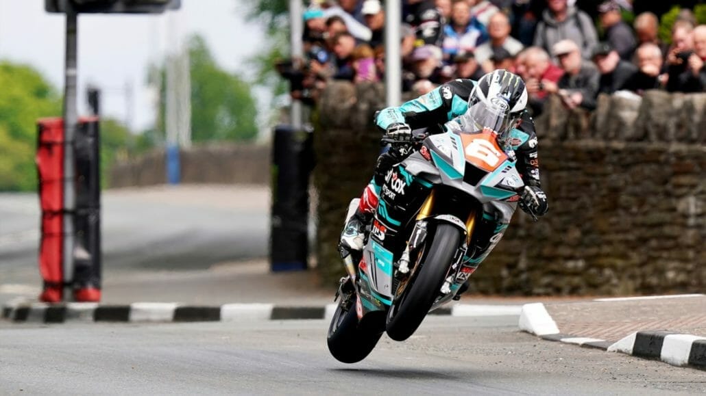 Hickman makes history with his 10th TT win in RL360 Superstock race 4 Isle of Man TT 2023 Superstock Race 2 1