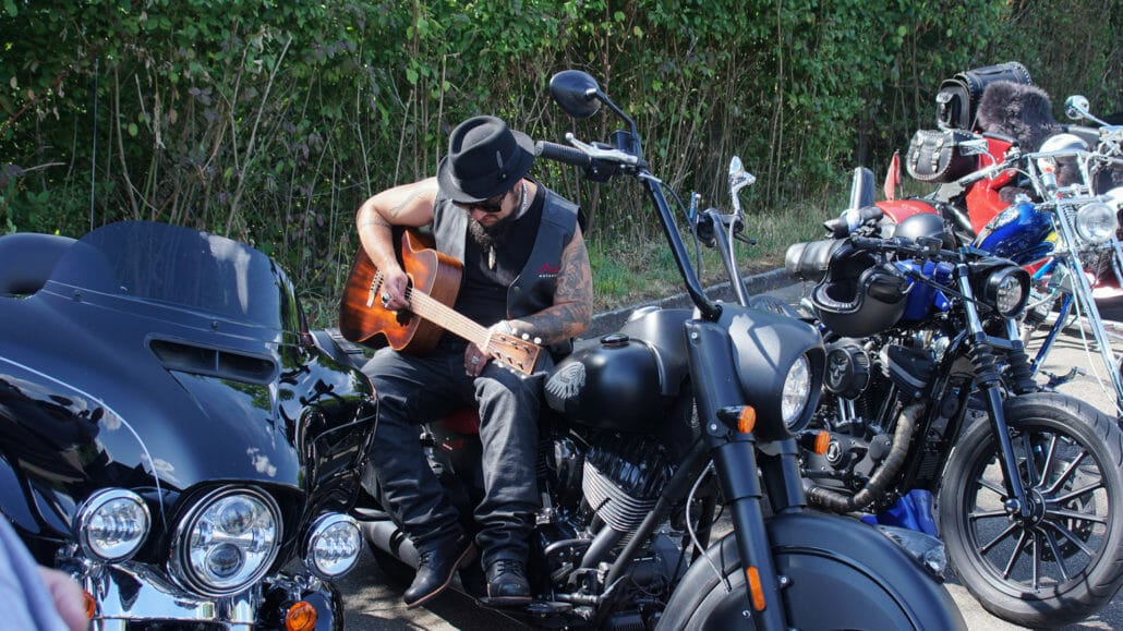 Ein kleiner Traum wird wahr – Privatkonzert für Unfallopfer am Love Ride 3 Ein kleiner Traum wird wahr – Privatkonzert von Marc Amacher fuer Unfallopfer am Love Ride 2