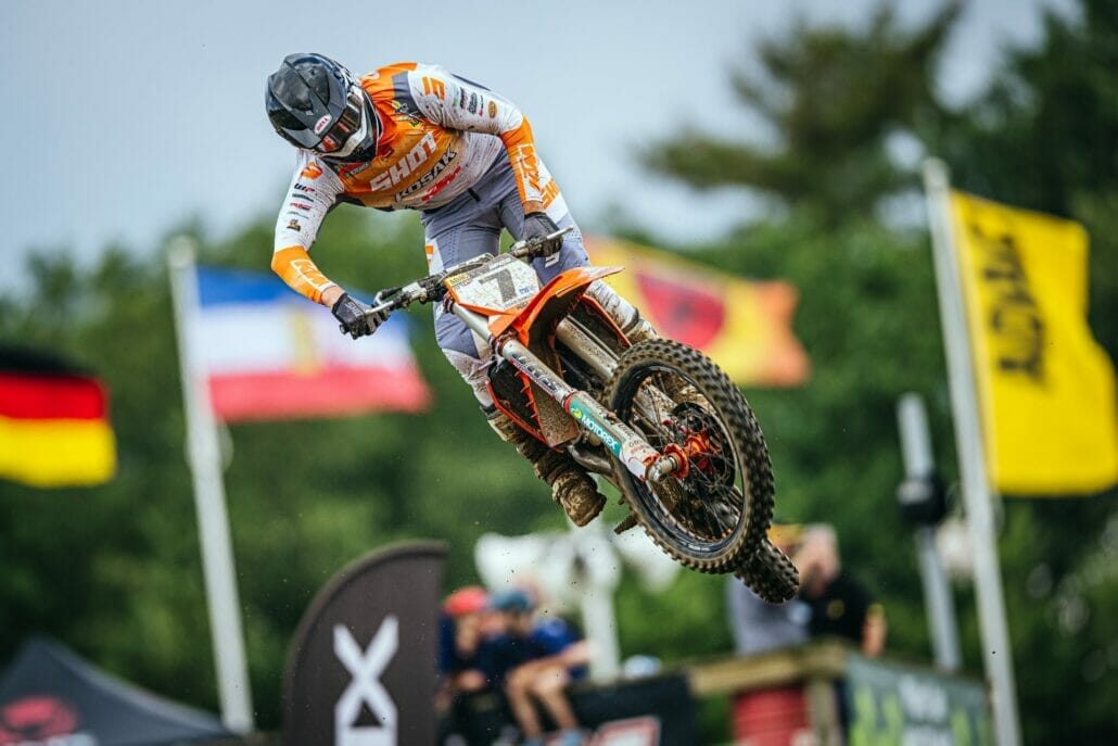 Maximilian Spies feiert in Tensfeld beim ADAC MX Masters als Rookie seinen ersten Laufsieg