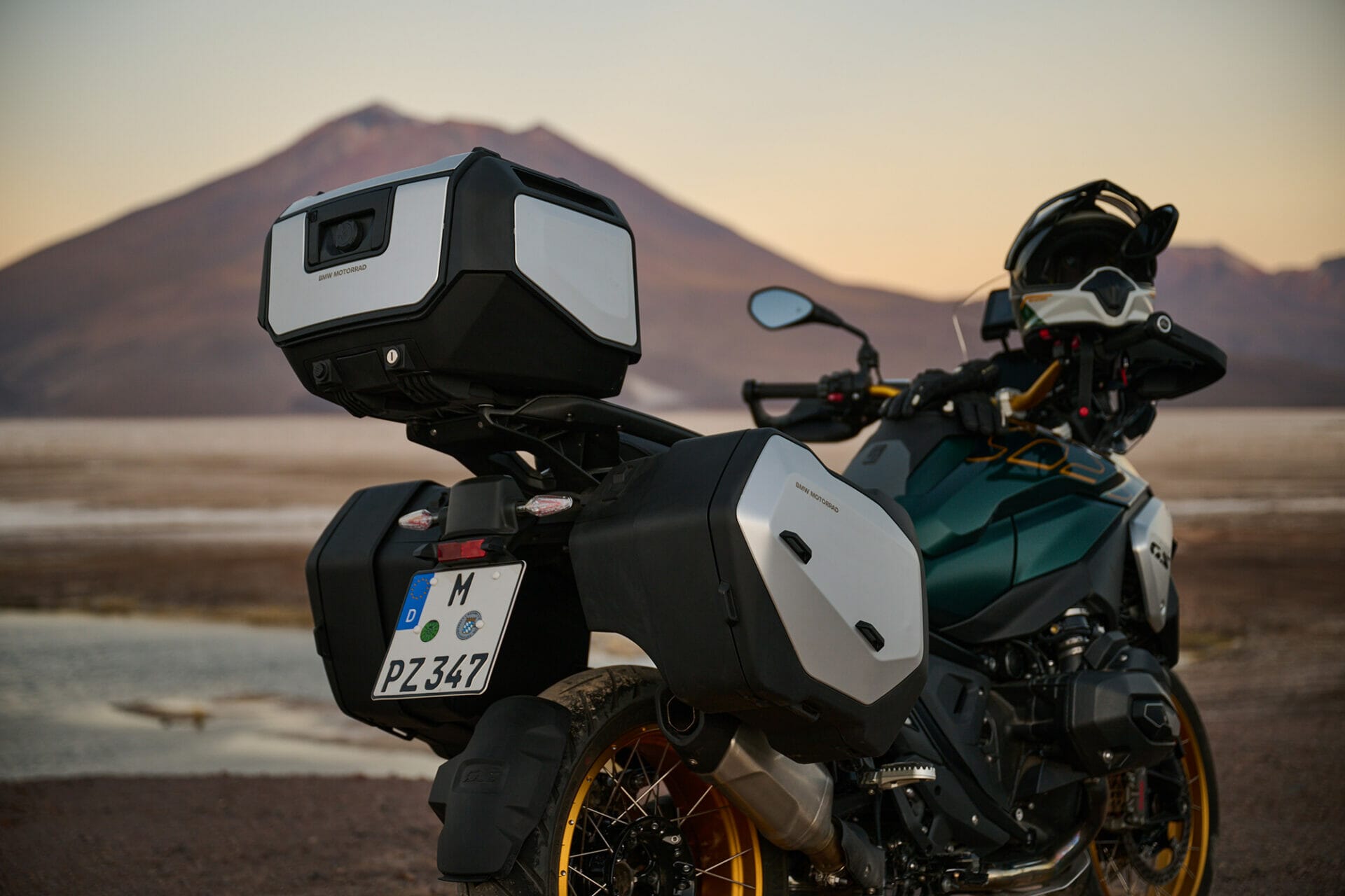 BMW recalls the R 1300 GS in America because of suitcases