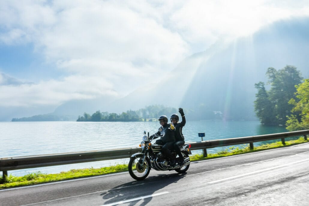 Bei traumhaften Spaetsommerwetter fuehrte die ADAC Oldtimer Wanderung auf den schoensten Strecken durch das Traunsee Almtal