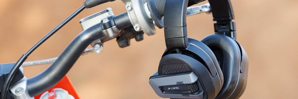  Cardo PACKTALK Edge Motorcycle Bluetooth Communication System  Headset Intercom - Dual Pack, Black : Automotive