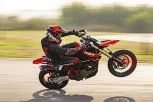 Ducati Hypermotard 698 Mono (4)