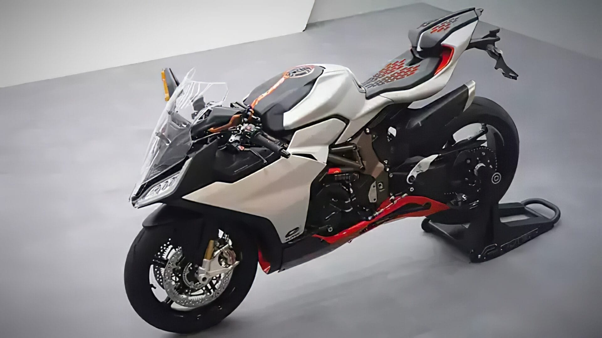 Rc 1000cc bike top