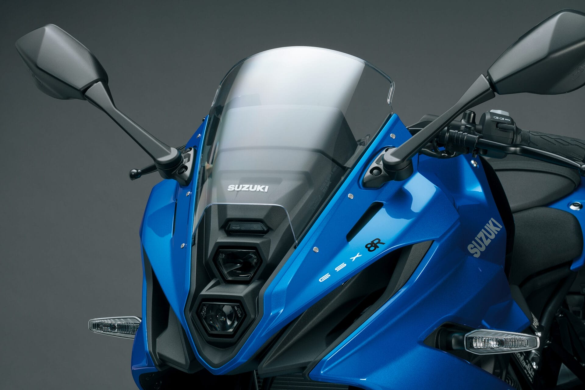Suzuki GSX-8Rs 2024: Important safety warning and sales stop due to chain weakness