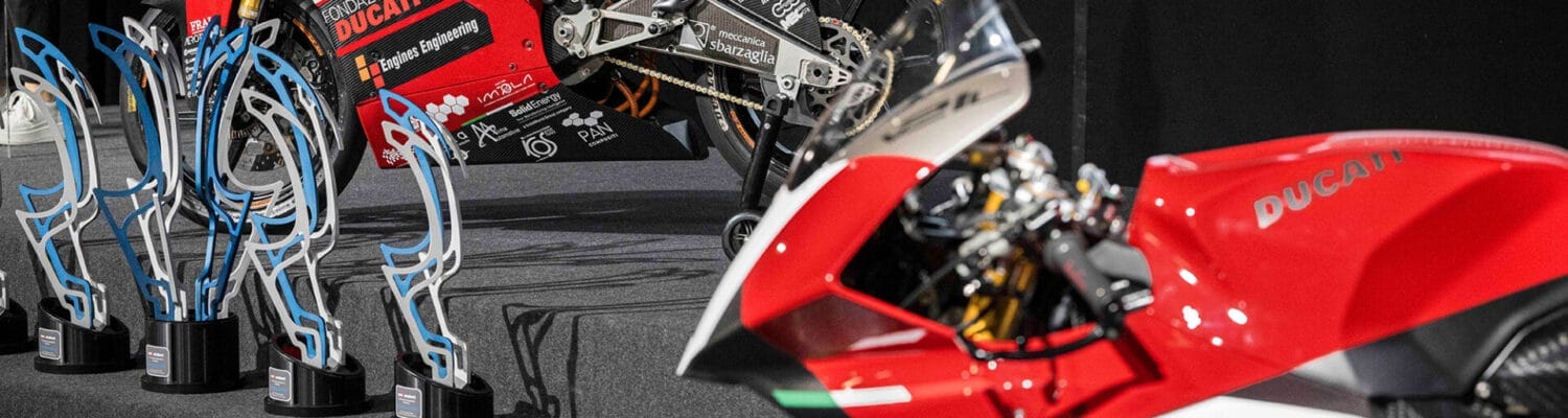 Team UniBo Motorsport und Ducati 4