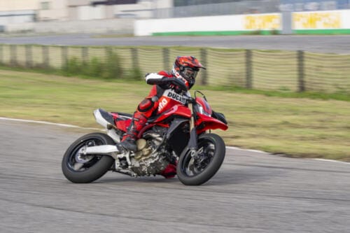 Ducati Hypermotard 698 Mono (10)