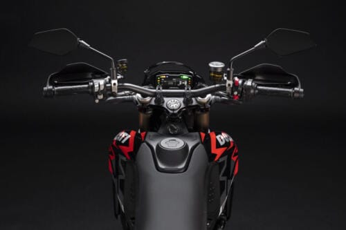 Ducati Hypermotard 698 Mono (16)