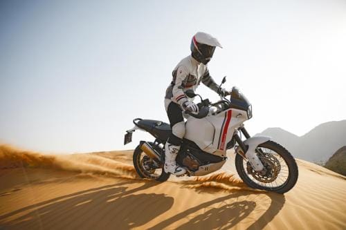 MY22_Ducati_Desert_X_100_UC356415_High